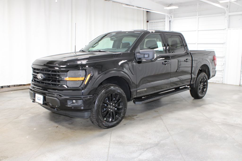 2025 Ford F-150 XLT photo 3