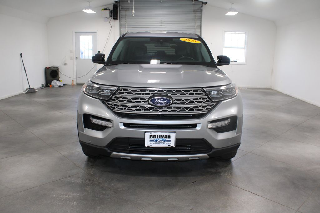 2023 Ford Explorer Limited photo 2