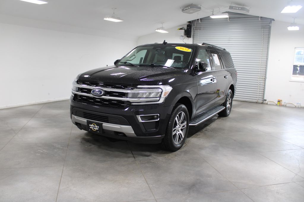 2023 Ford Expedition MAX Limited photo 2