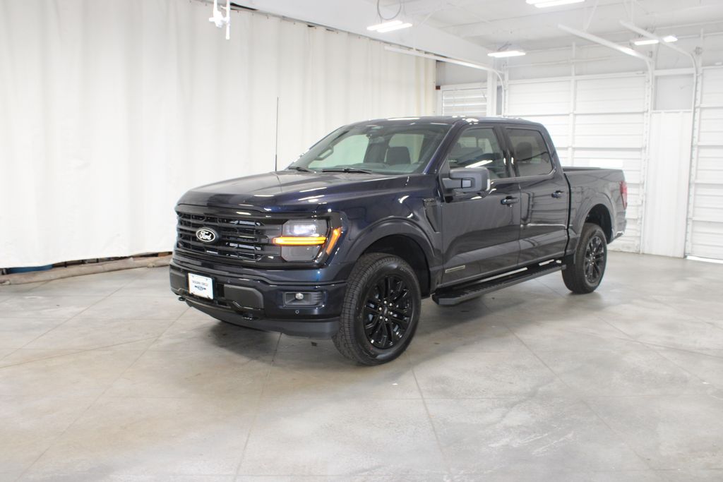 2025 Ford F-150 XLT photo 3