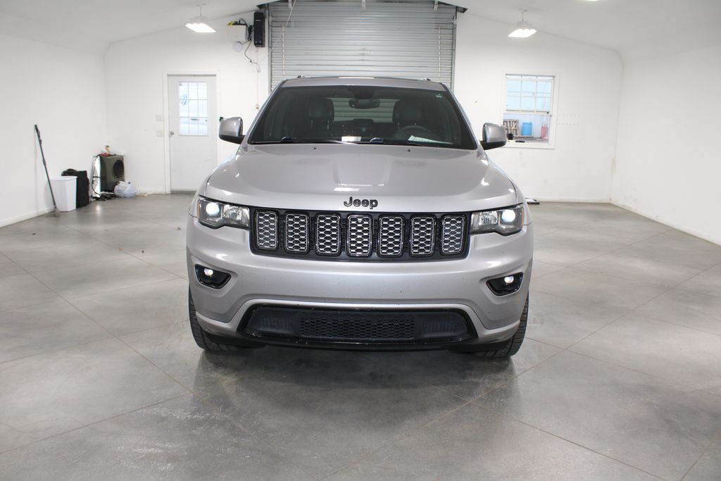 2018 Jeep Grand Cherokee Altitude photo 2