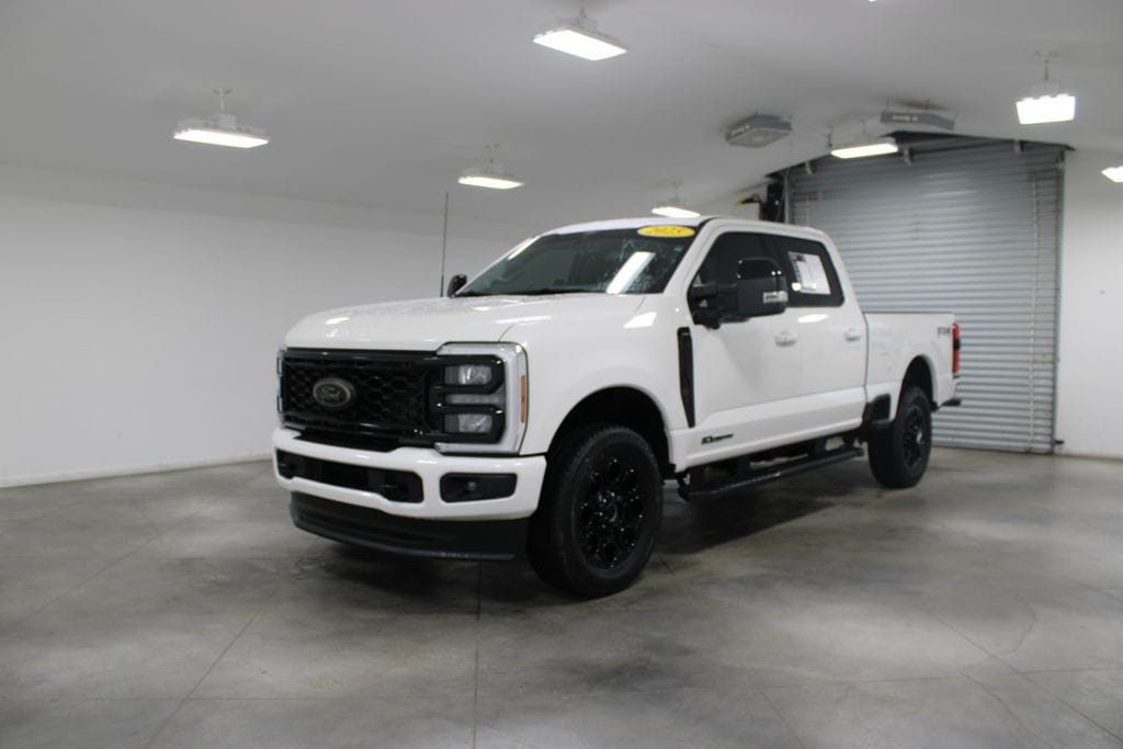 Used 2025 Ford F-250SD Lariat Truck