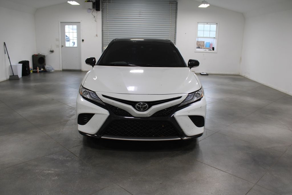 2019 Toyota Camry XSE photo 2
