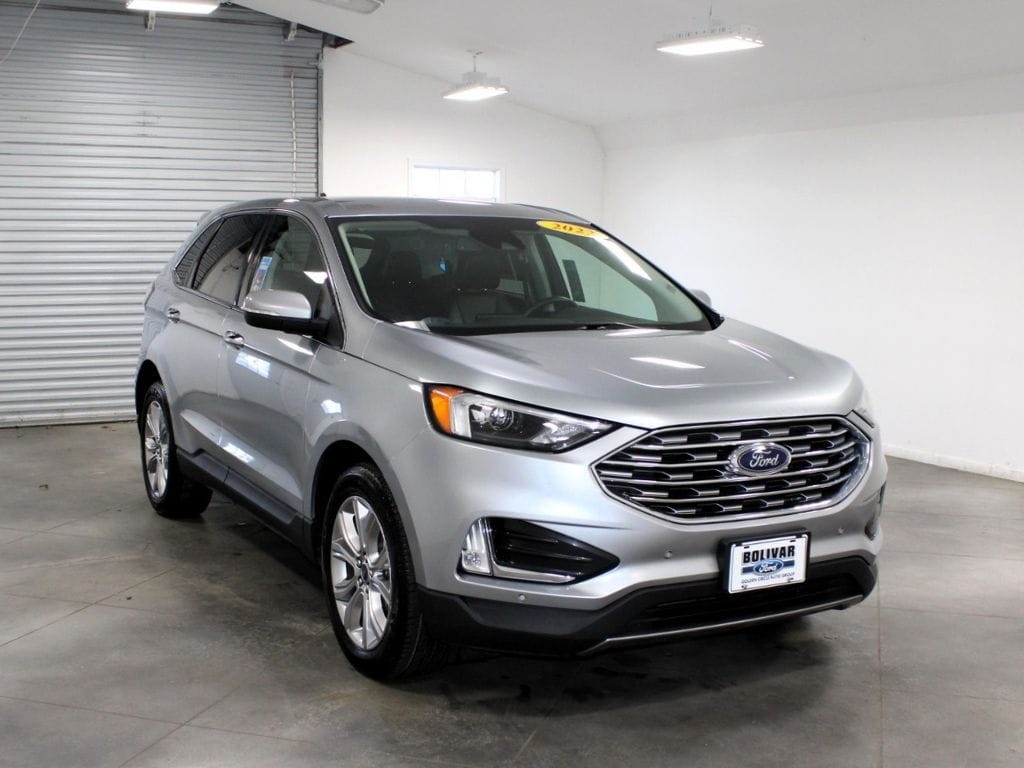 2022 Ford Edge Titanium's photo