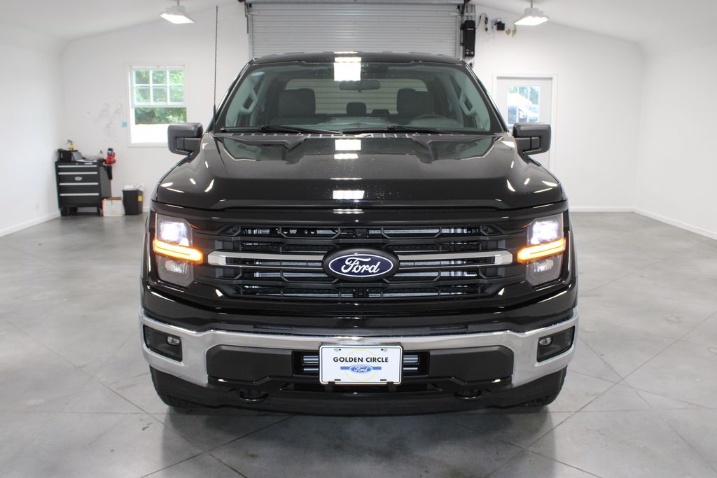 2025 Ford F-150 XLT photo 2