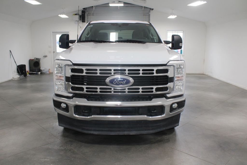 2024 Ford F-250 photo 2