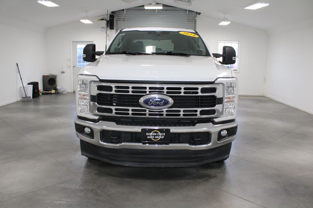2024 Ford F-250 photo 2