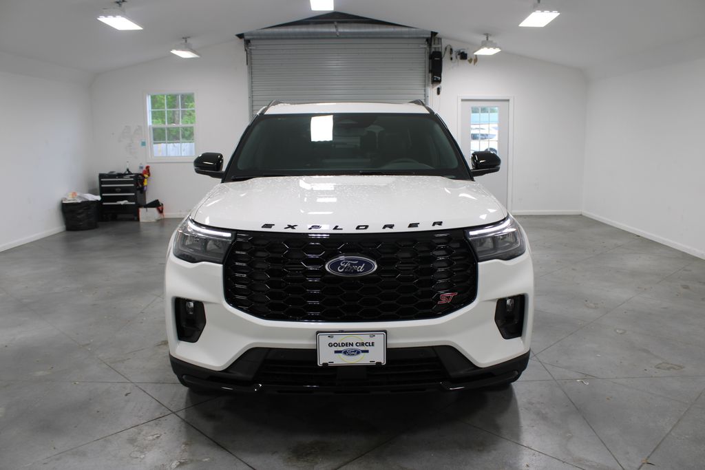 2025 Ford Explorer ST photo 2