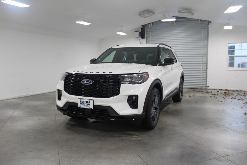 2025 Ford Explorer ST-Line photo 3