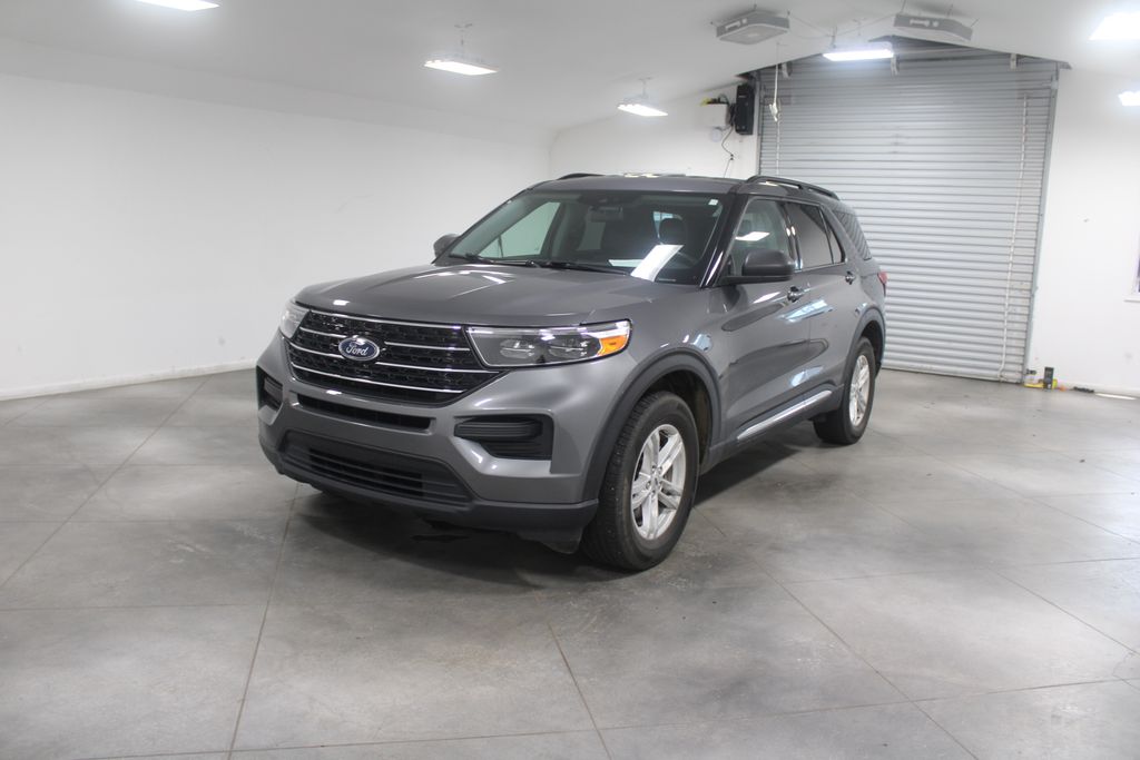 2021 Ford Explorer XLT photo 3