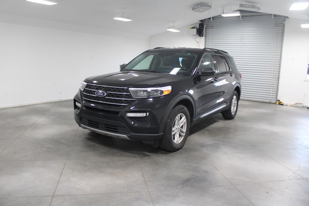 2022 Ford Explorer XLT photo 2
