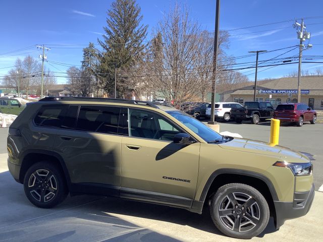 2026 Jeep Cherokee Laredo 4WD