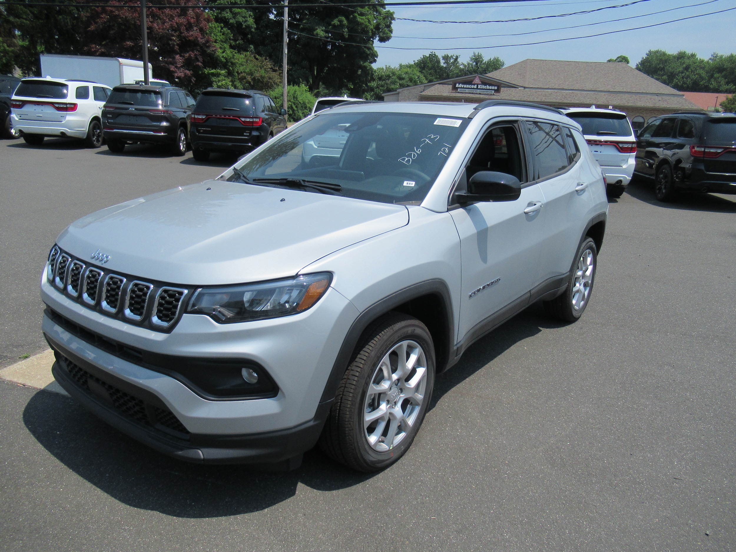 2024 Jeep Compass Latitude Lux 3