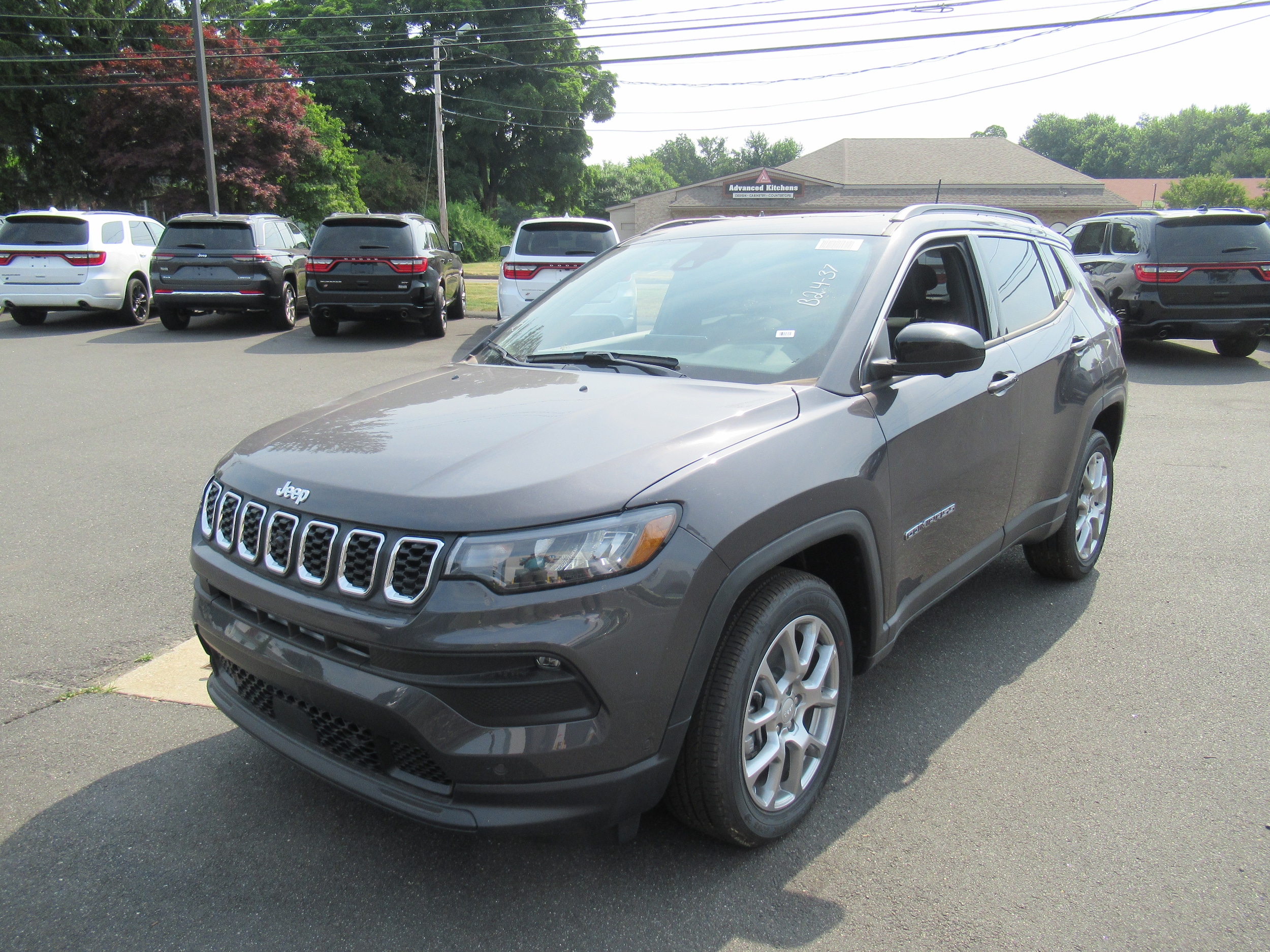 2024 Jeep Compass Latitude Lux 3