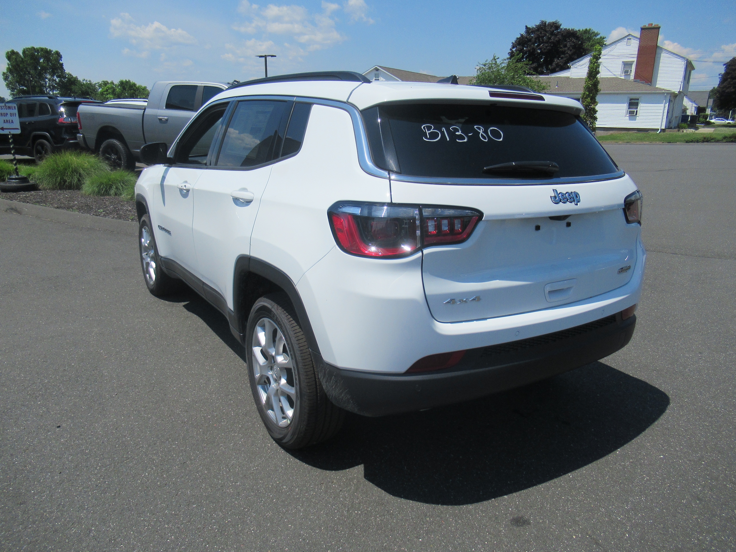 2024 Jeep Compass Latitude Lux 4