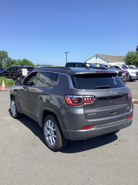 2024 Jeep Compass Latitude Lux 4