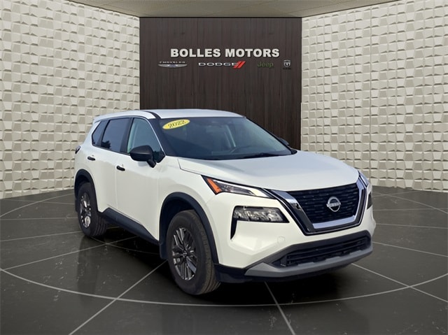 2022 Nissan Rogue S's photo