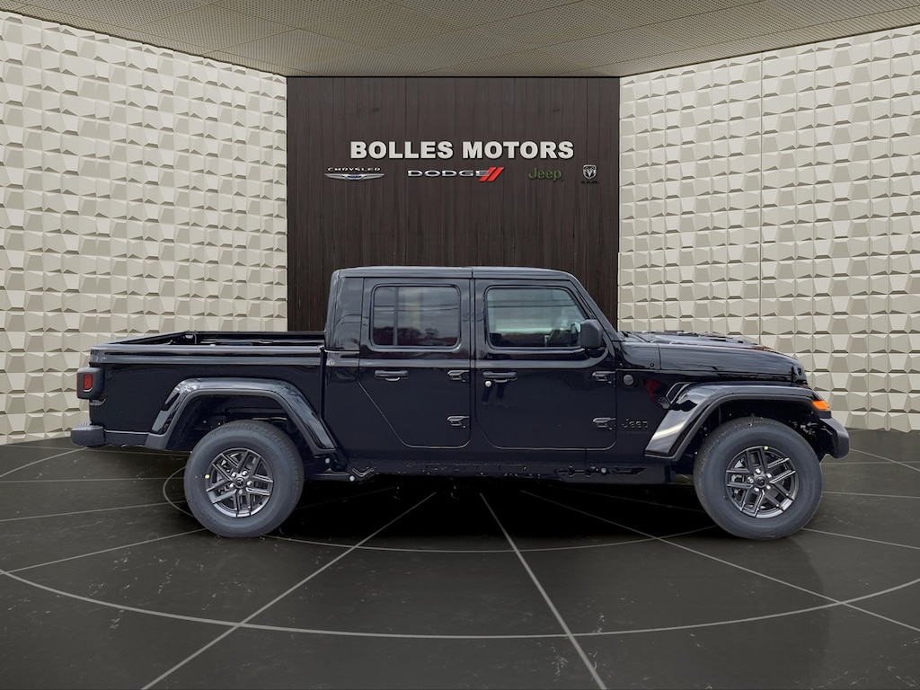 New 2026 Jeep Gladiator Sport S Pickup