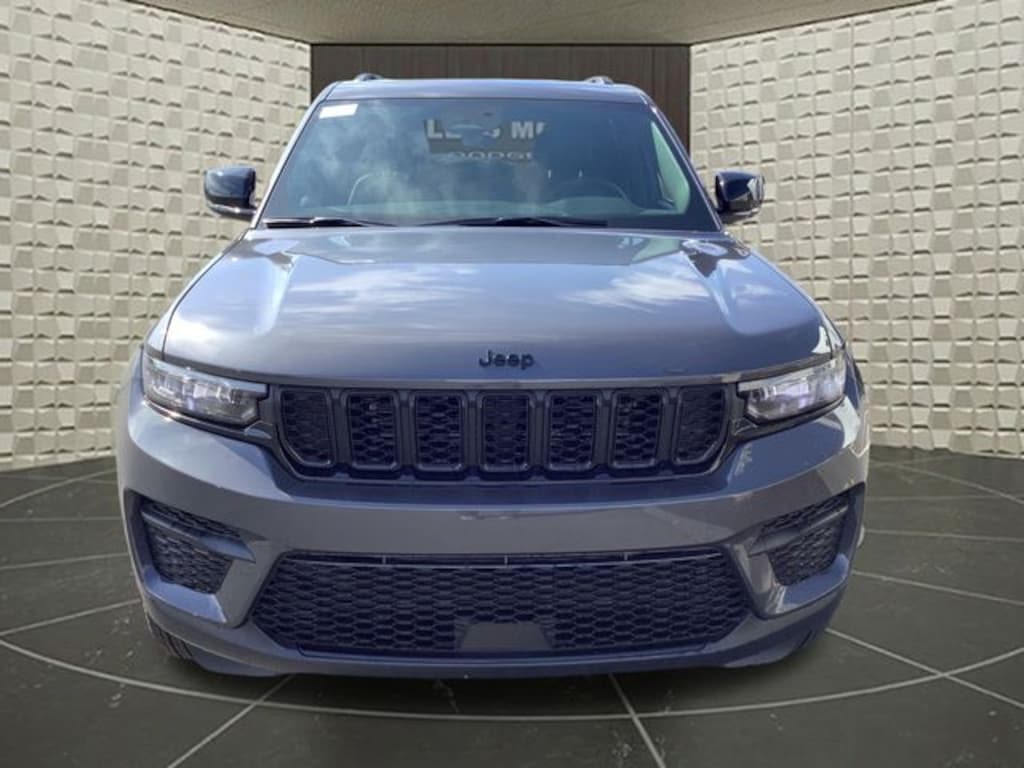 New 2025 Jeep Grand Cherokee Altitude Sport Utility
