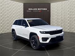Used 2023 Jeep Grand Cherokee Altitude SUV in Ellington, CT
