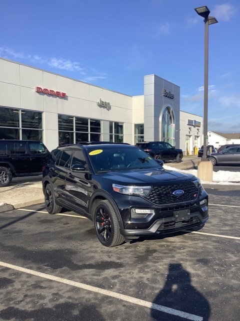 2021 Ford Explorer ST's photo