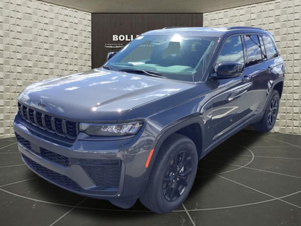 New 2026 Jeep Grand Cherokee Laredo Sport Utility
