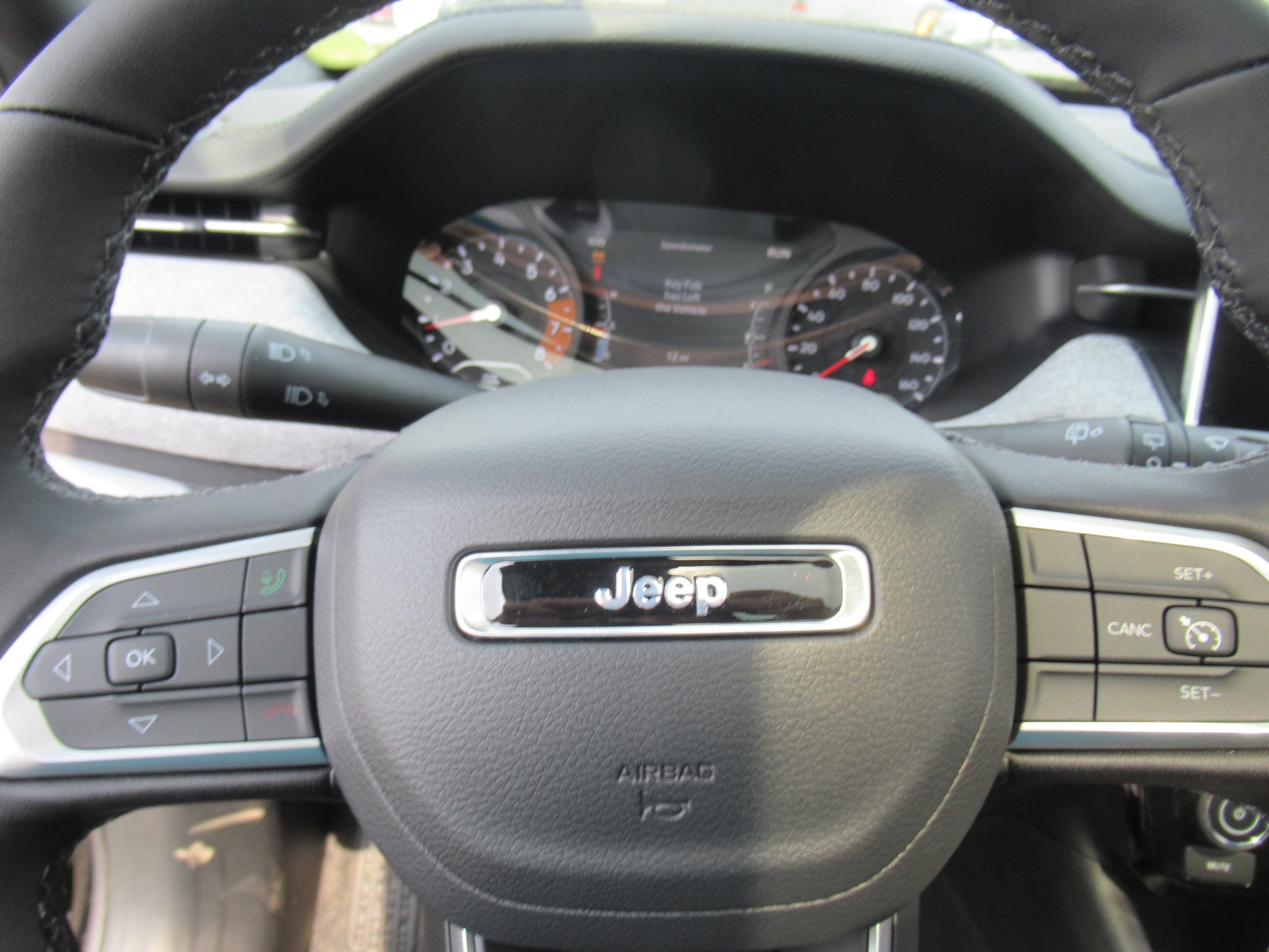 2024 Jeep Compass Latitude Lux 8