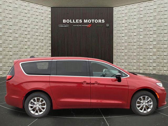 2026 Chrysler Pacifica Passenger Van 
