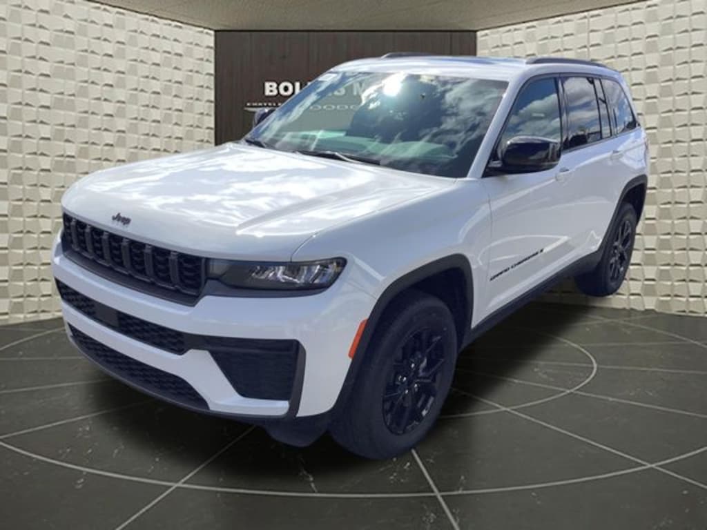 New 2026 Jeep Grand Cherokee Laredo Sport Utility