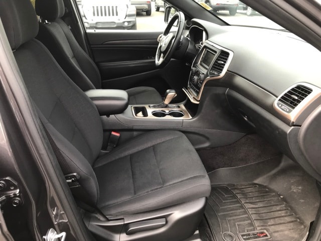 2016 Jeep Grand Cherokee Laredo 28