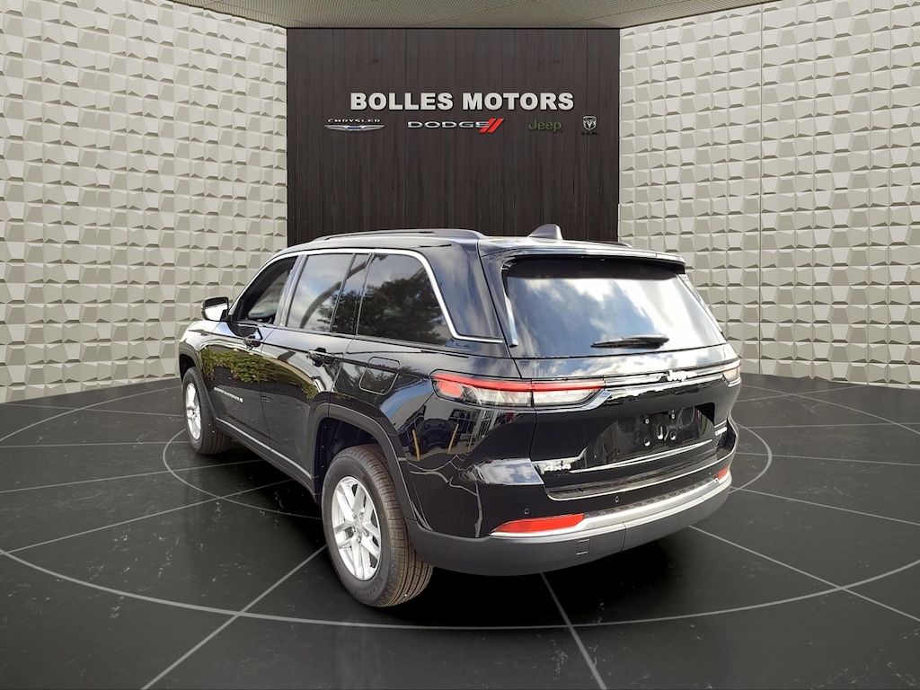 New 2025 Jeep Grand Cherokee Laredo X Sport Utility