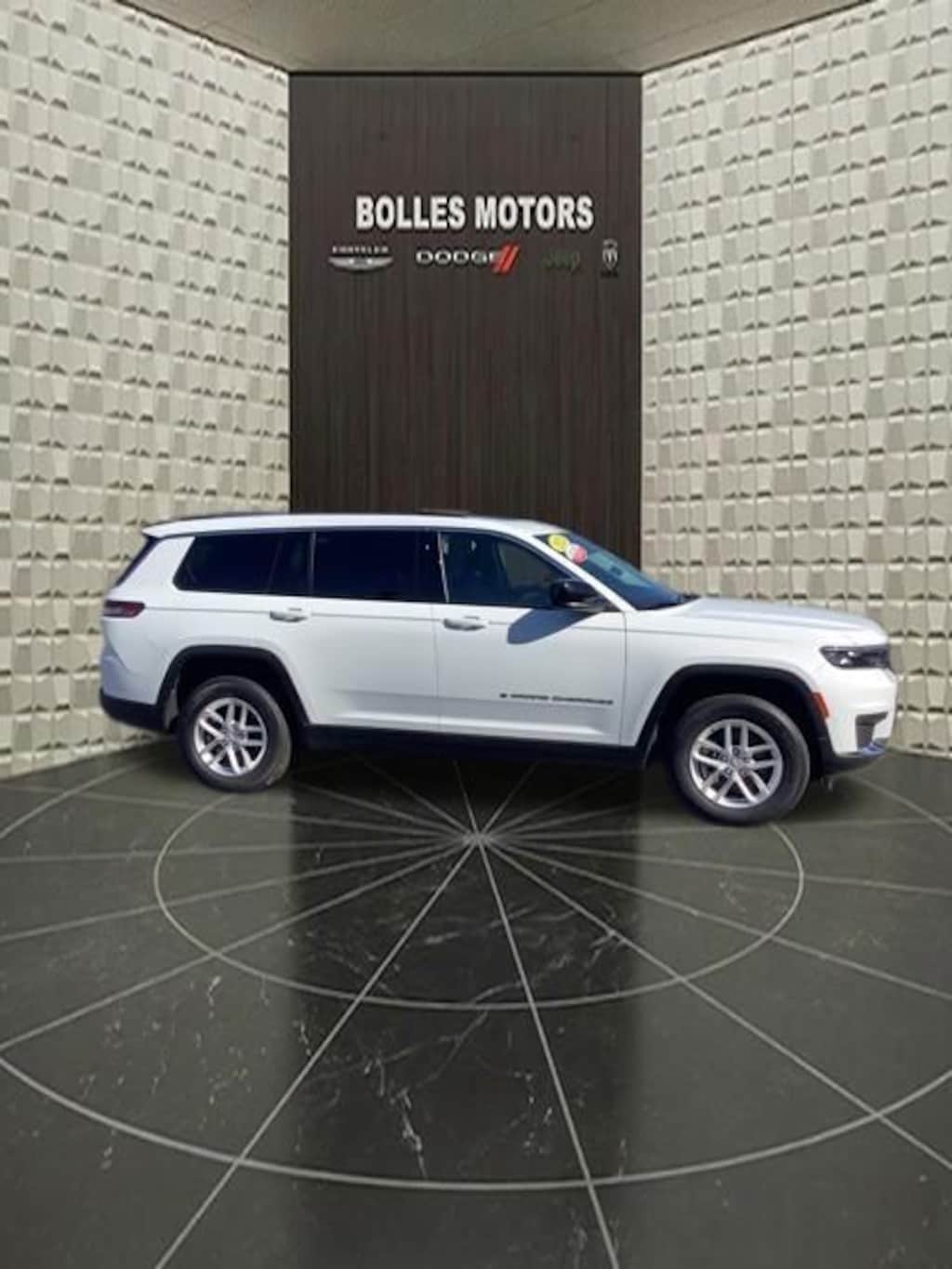 Used 2023 Jeep Grand Cherokee L Laredo SUV