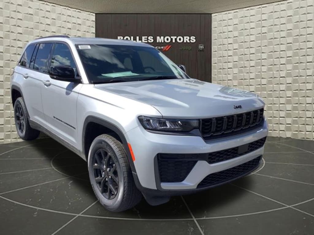 New 2026 Jeep Grand Cherokee Laredo Sport Utility