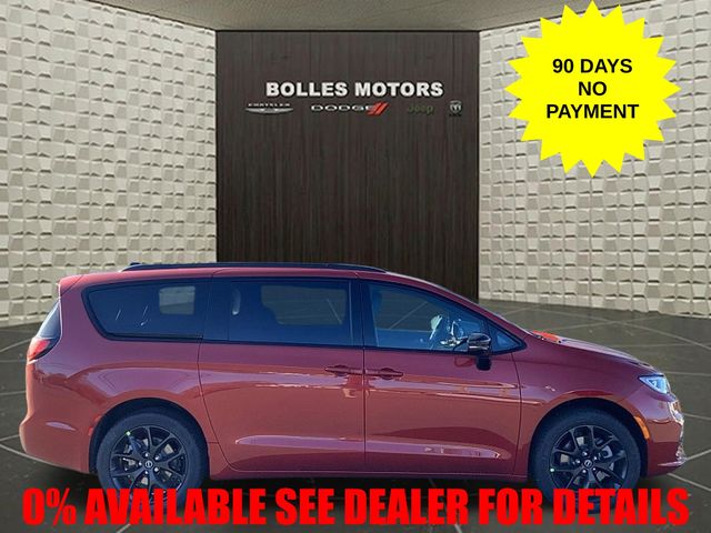 2026 Chrysler Pacifica Select AWD's photo