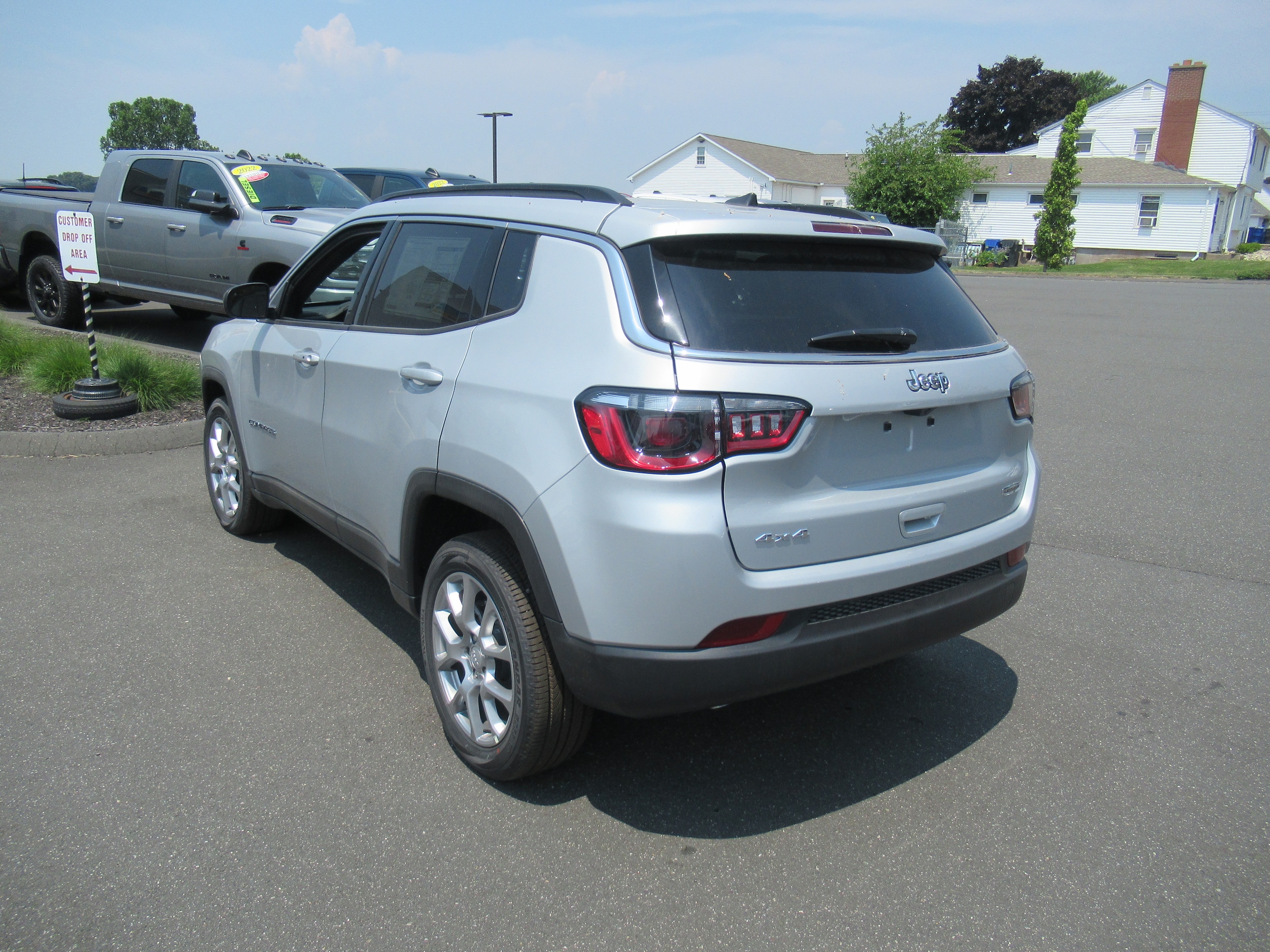 2024 Jeep Compass Latitude Lux 4