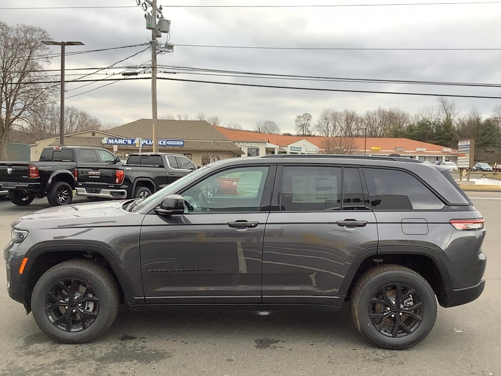 New 2025 Jeep Grand Cherokee Laredo Sport Utility