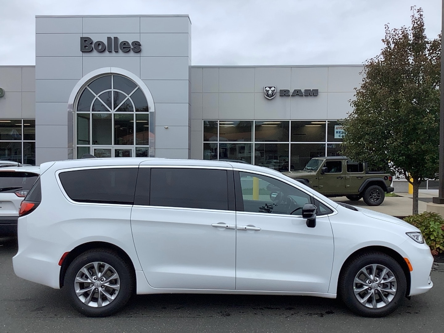 2026 Chrysler Pacifica Passenger Van 