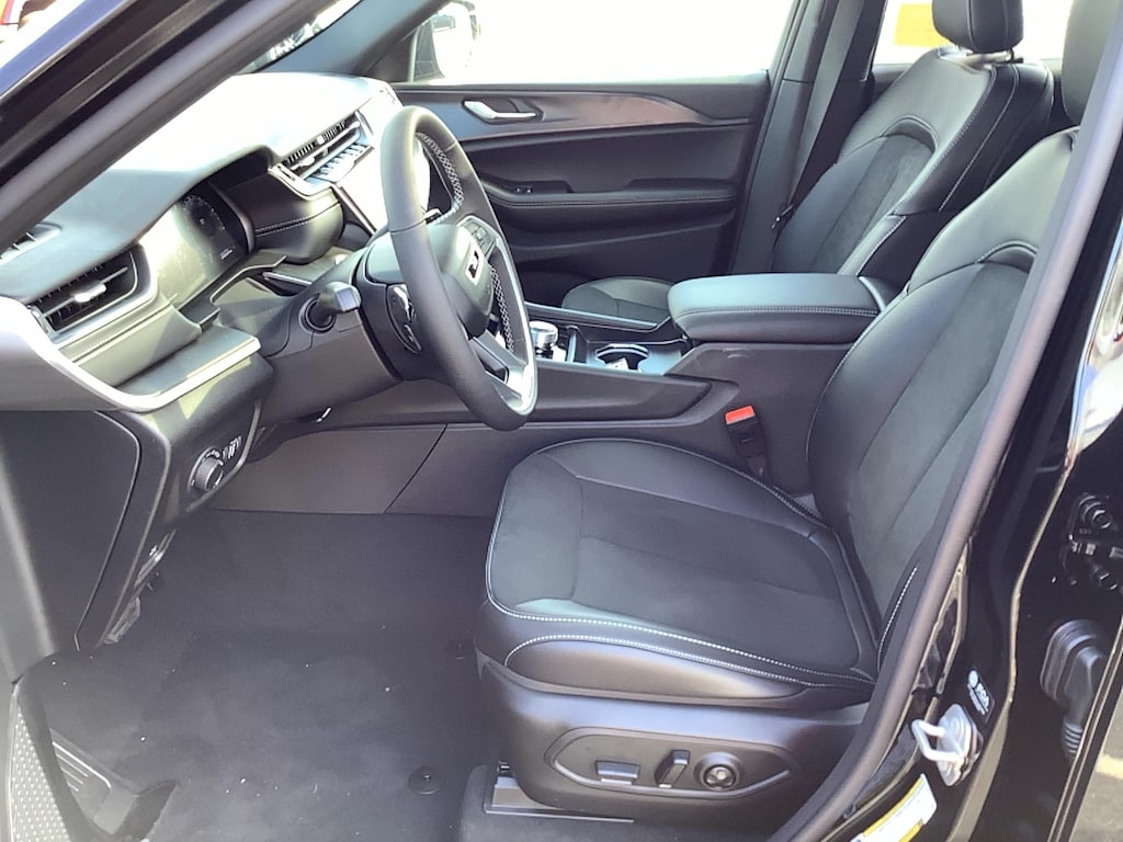 New 2025 Jeep Grand Cherokee Altitude X Sport Utility