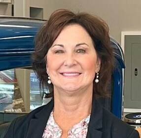 Staff member Darlene Russell from 2d06531945eb