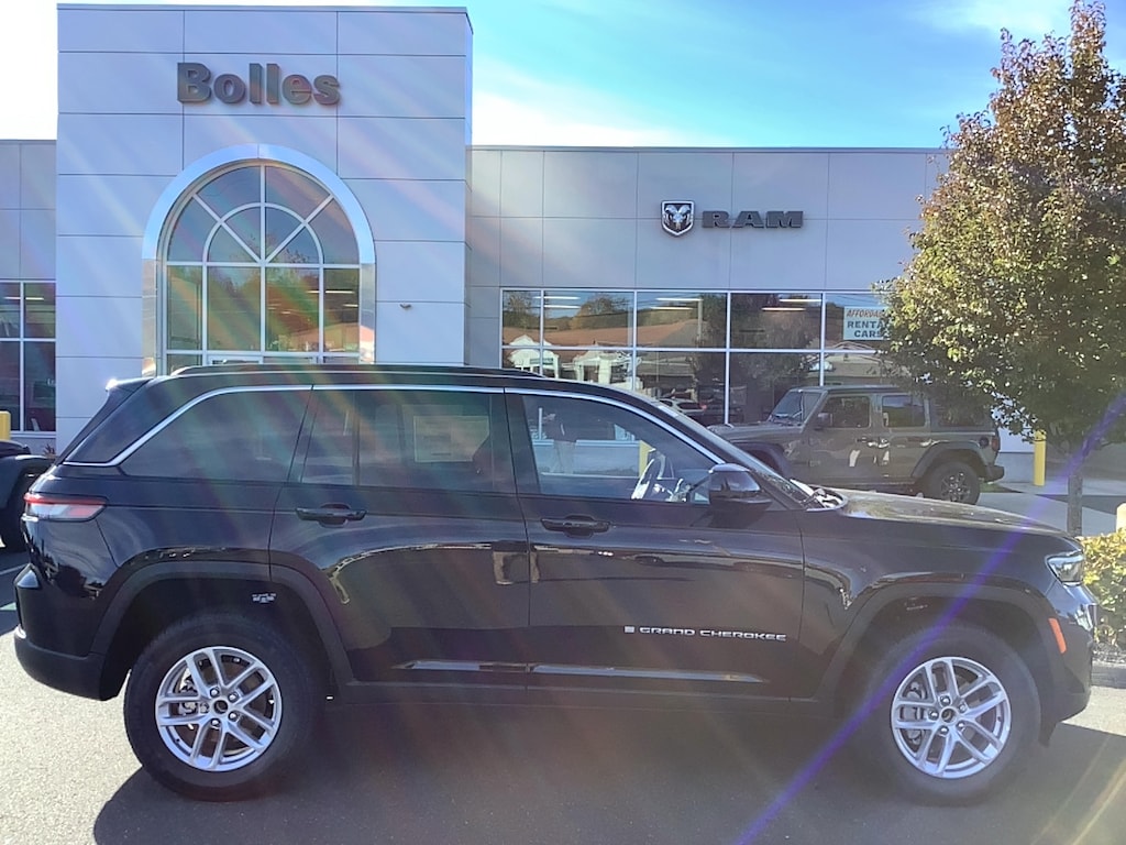 New 2025 Jeep Grand Cherokee Laredo X Sport Utility