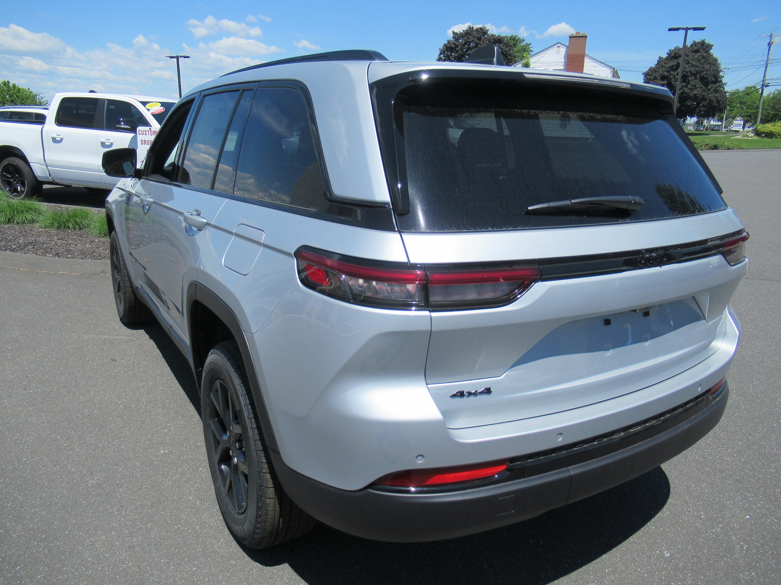 2024 Jeep Grand Cherokee ALTITUDE X 4X4 4