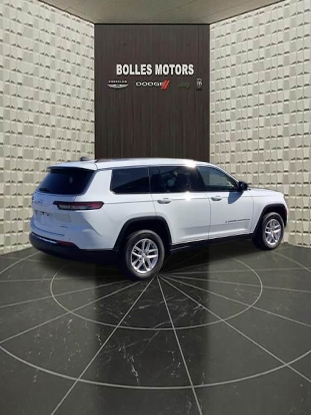 Used 2023 Jeep Grand Cherokee L Laredo SUV