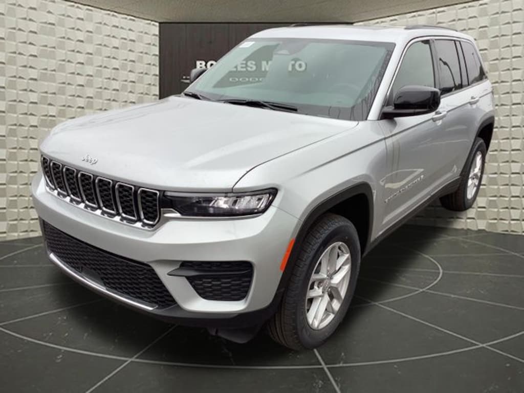 New 2026 Jeep Grand Cherokee Laredo Sport Utility