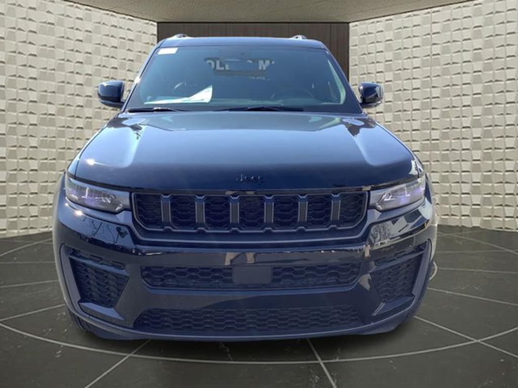 New 2026 Jeep Grand Cherokee Laredo Sport Utility