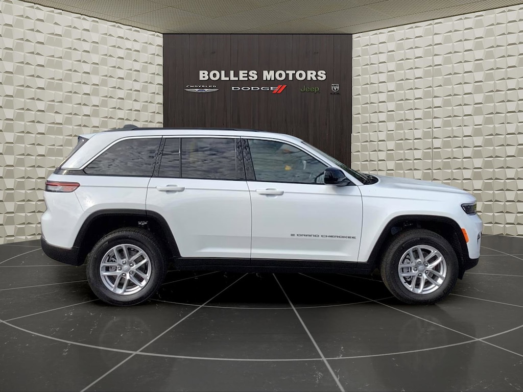 New 2025 Jeep Grand Cherokee Laredo X Sport Utility