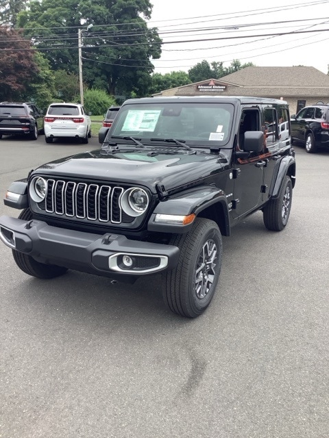 2024 Jeep Wrangler Sahara 3