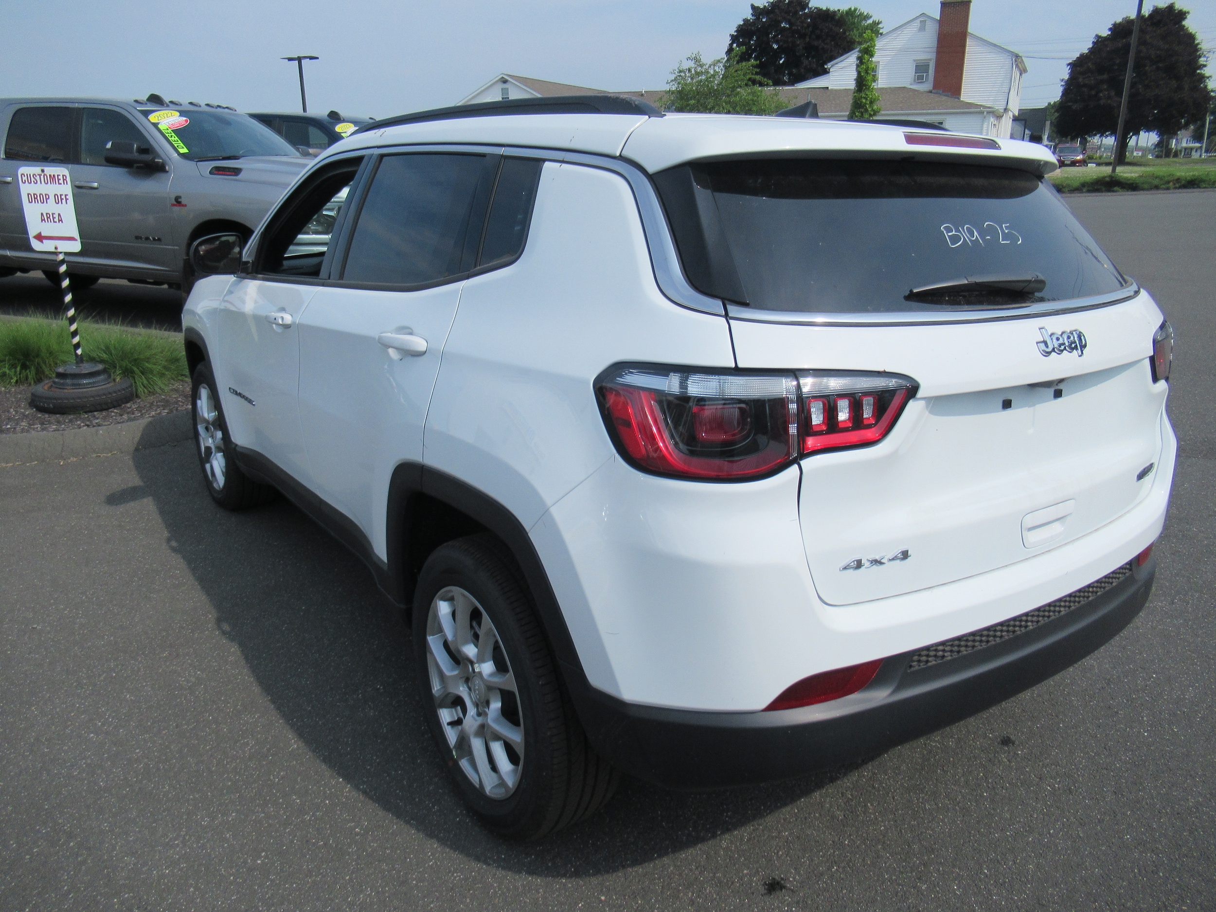 2024 Jeep Compass Latitude Lux 4