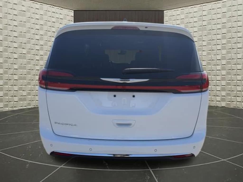 Certified 2025 Chrysler Pacifica Select Minivan/Van