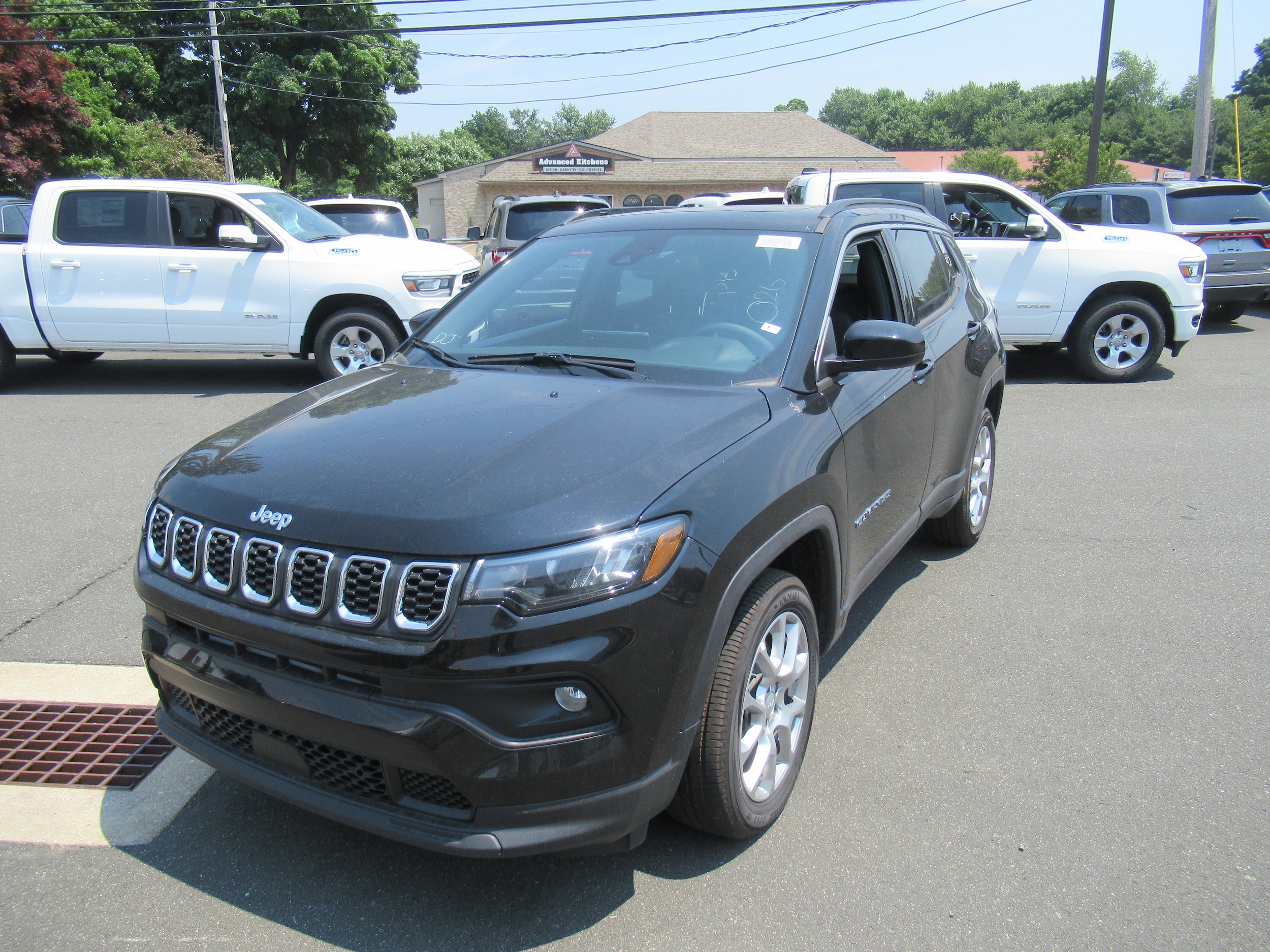 2024 Jeep Compass Latitude Lux 3