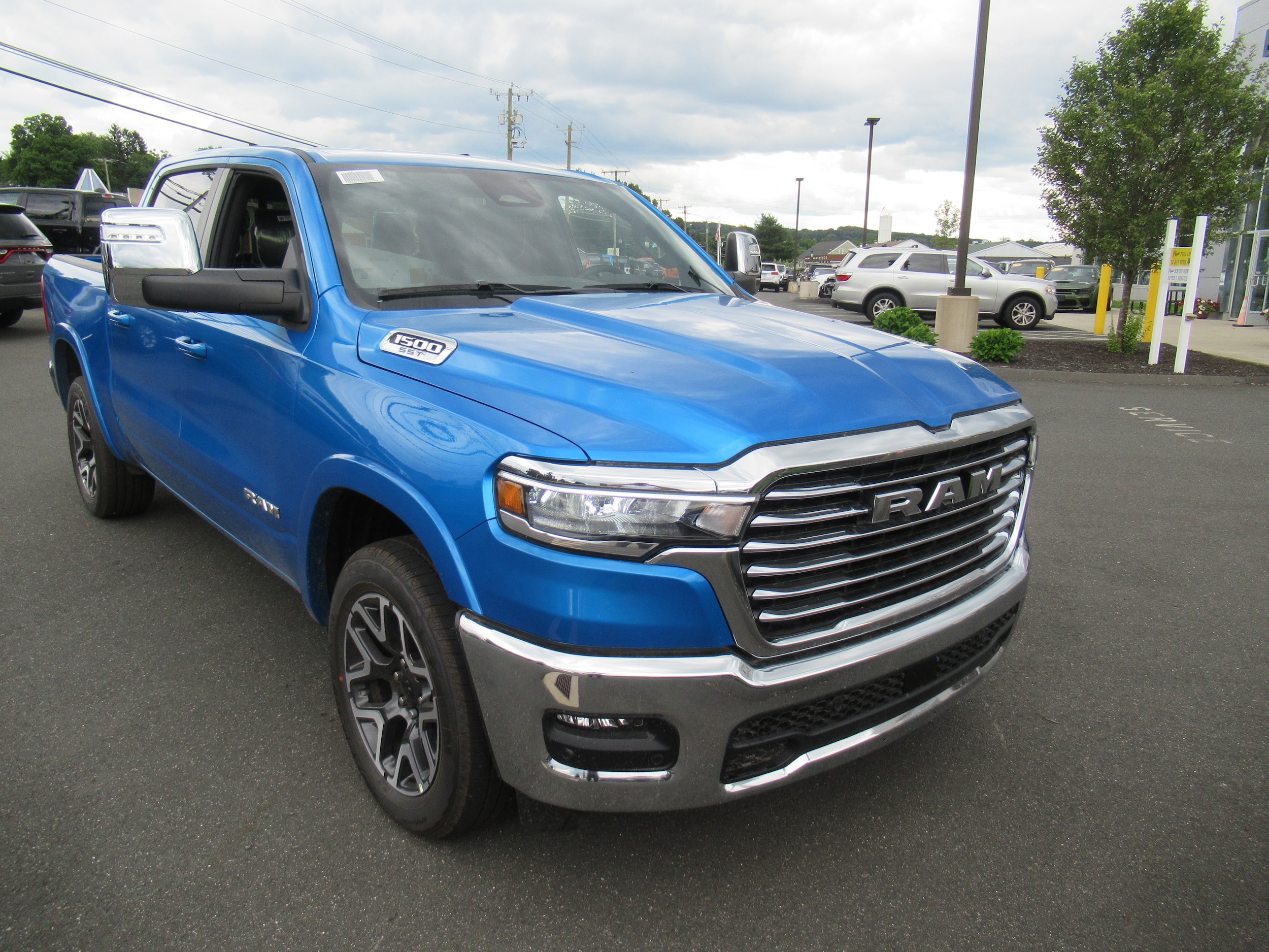 2025 Ram 1500 Laramie 2